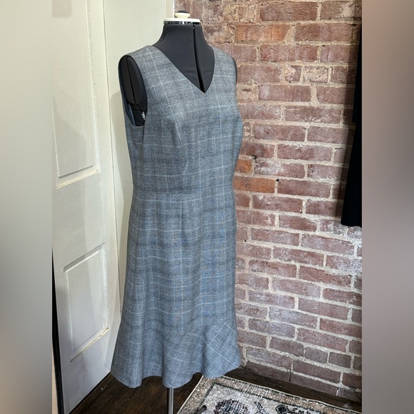 Talbots V-Neck Sleeveless Fully-Lined Wool Dress - Picture 11 of 12